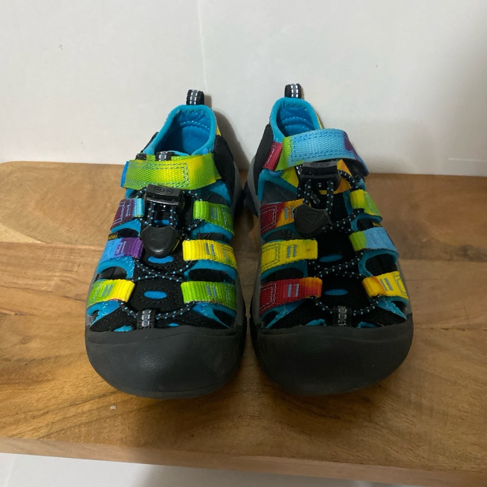 Keen Toddler Hiking Shoes Size 10  Trail Walking Kids Sneakers Arch Support